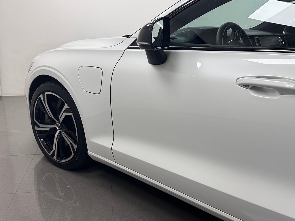 Volvo V60 Recharge T6 AWD R-Design Plus Dark EDT. MOMS Leasebar bild 12