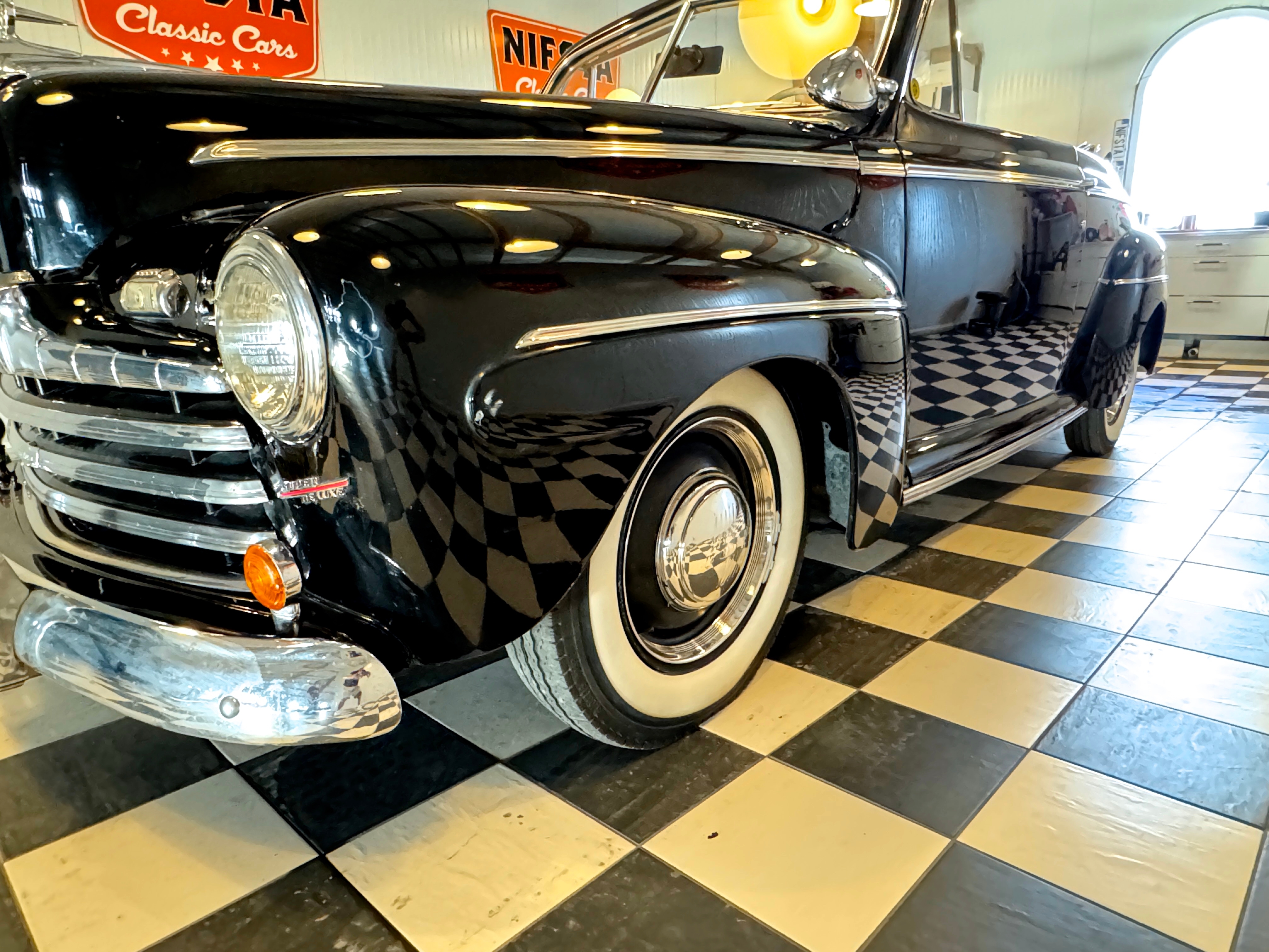 Ford Super Deluxe Convertible / 100hk 1946, bild 3/67