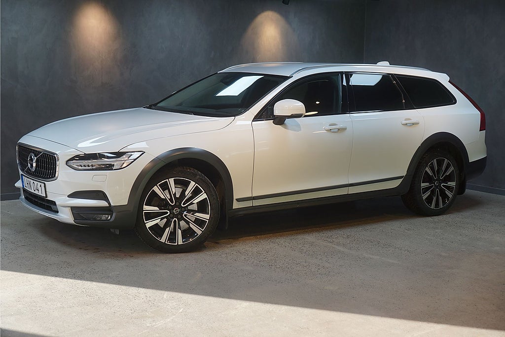 Volvo V90 Cross Country D4 AWD Automat Momentum Drag/VOC GPS