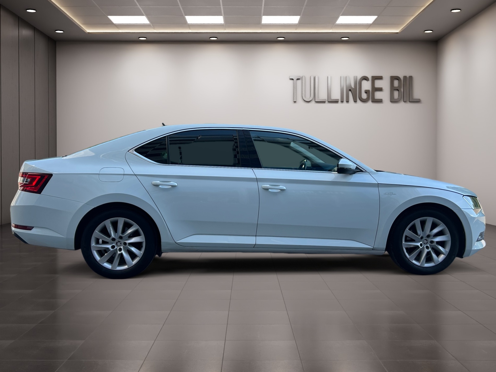 Skoda Superb 2017, bild 6/10