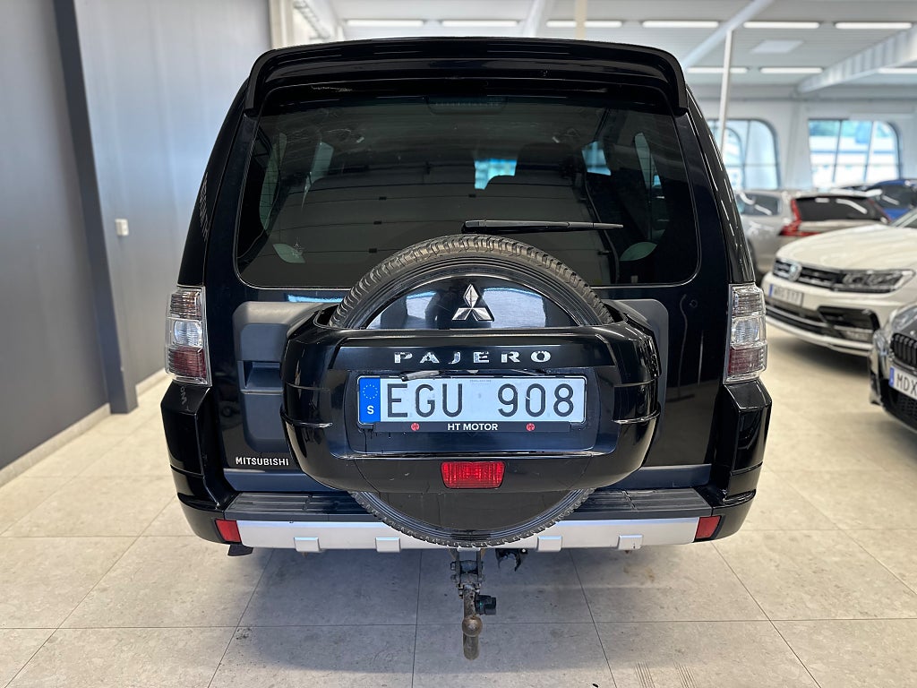 Mitsubishi Pajero 5-dörrar 3.2 Di-D 4WD 4,99% /B-Kamera/NAV/DRAG/7-Sits