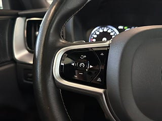 Volvo XC60 B4 AWD Geartronic R-Design S&V/Drag/Pano/H&K/Dvärm/ VOC – bild 22