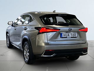 Lexus NX AWD 2.5 AWD E-CVT Business Line Värmare Drag Kamera S&V