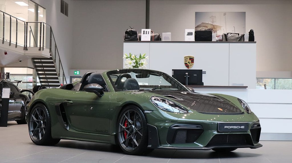 Porsche 718 Spyder RS PTS Nato olive / Weissach-paket