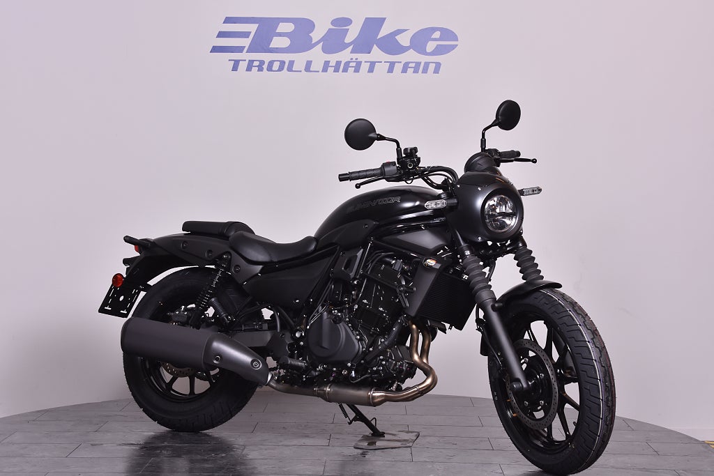 Kawasaki Eliminator 500 SE  Beställ din2026 Bike Trollhättan