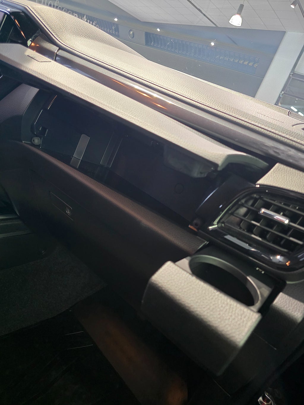 Isuzu D-Max XRX Double Cab CNG Låg skatt MetBox Hundkåpa - bild 11