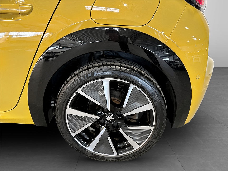 Bild på Peugeot E-208 GT Pack 50kWh 136hk Aut B-KAMERA CARPLAY