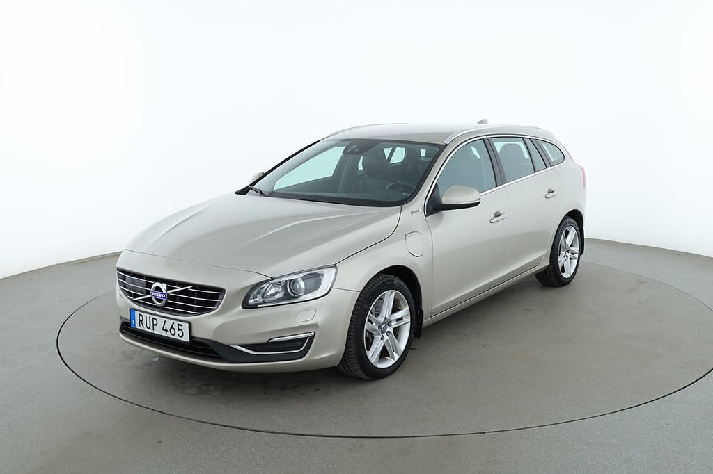 Volvo V60 D5 Hybrid Summum AWD / VOC, Värmare, BLIS, Dragk...