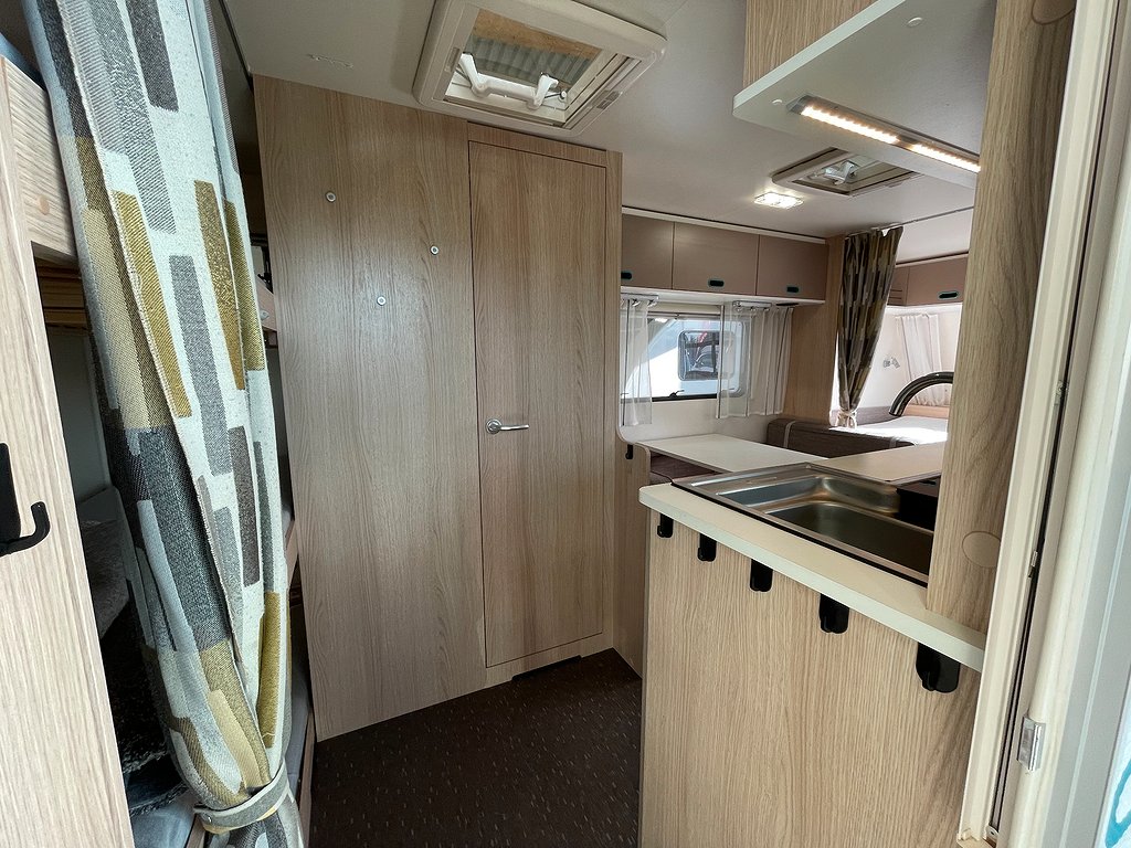 Adria Aviva 522 PK /Barnkammare / 7 bäddar / Solcell / Tält/ - Adria