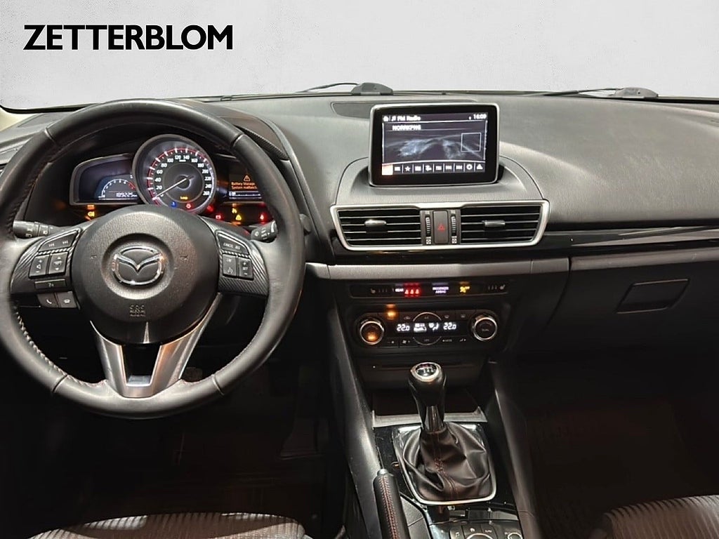 Halvkombi Mazda 3 10 av 21