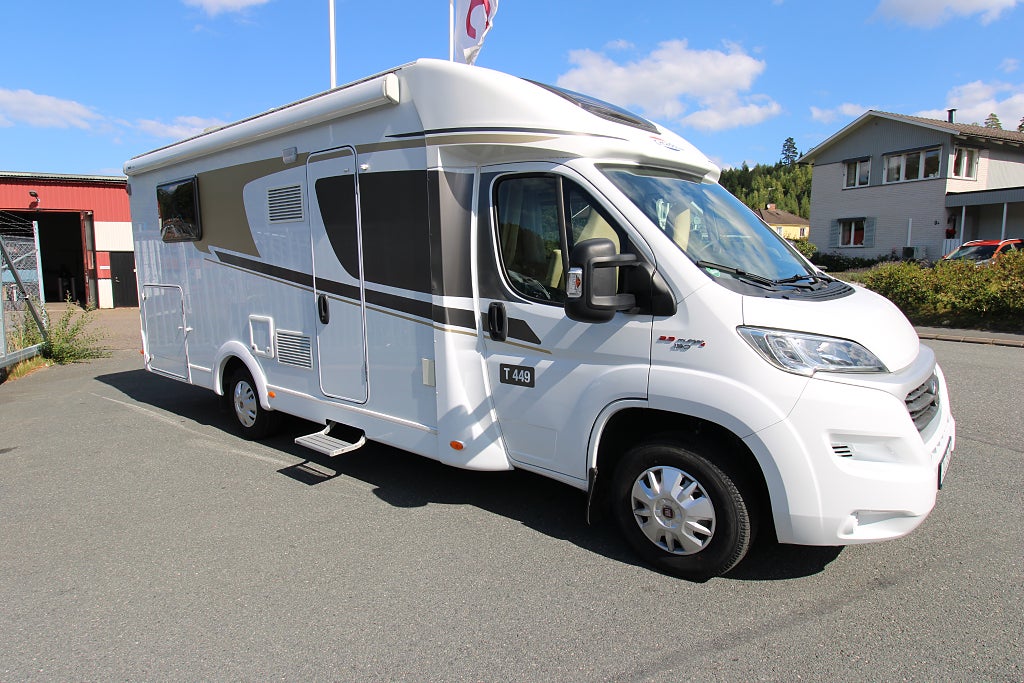 Carado T 449 T69 2017 Queenbed 2,3 Turbodiesel 6 vxl manuell