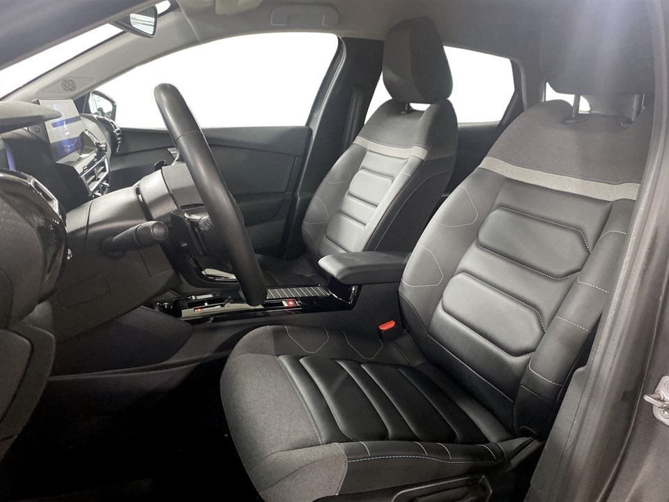 Citroen C4 Shine 1.2 PT 130hk Aut 2024, bild 4/43
