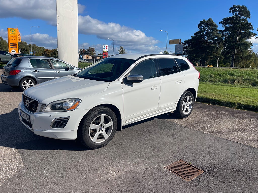 Volvo XC60 T5 Powershift R-Design /Drag/Blis/ Skinn/ 