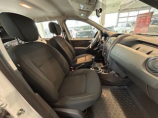 Dacia Duster 1.6 SCe Värmare/SoV/Dragkrok/Extraljus/Sv-Såld