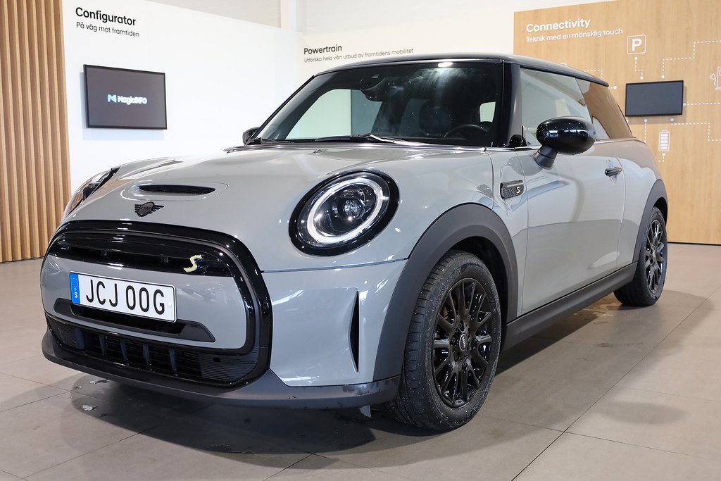 MINI Cooper SE Navi Läder Värmare Carplay Sensorer LED 2023