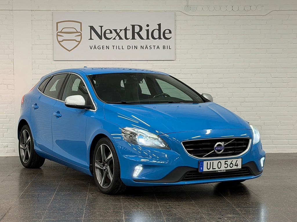 Volvo V40 T2 R-Design | Värmare | Bluetooth | Halvskinn |SoV-Hjul