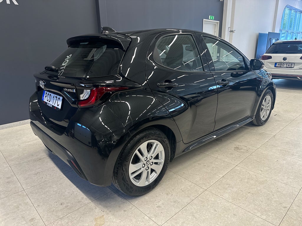 Toyota Yaris Hybrid CVT 4,99% Active/B-Kamera/Rattvärme