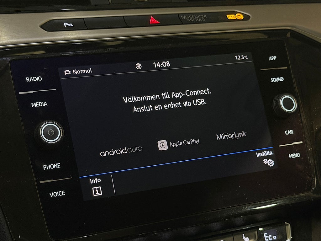 Volkswagen Passat GTE |Drag | Kamera | Nyservad | Låga mil 2018