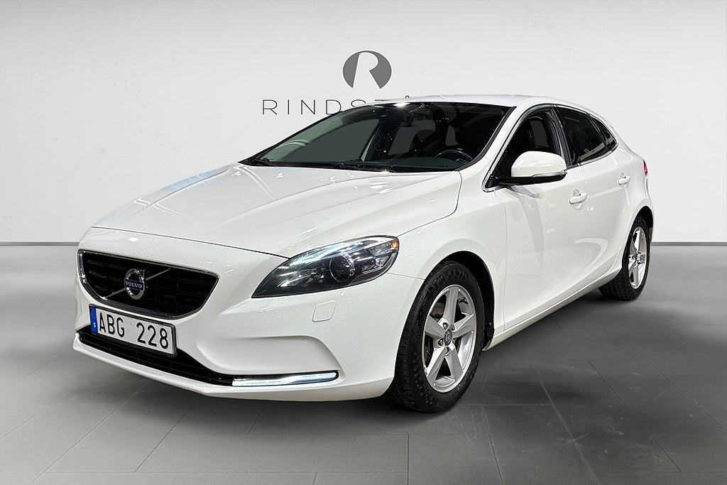 Volvo V40 D2 115 HK MOMENTUM D-VÄRM DRAG VOC FARTHÅLLARE 16"