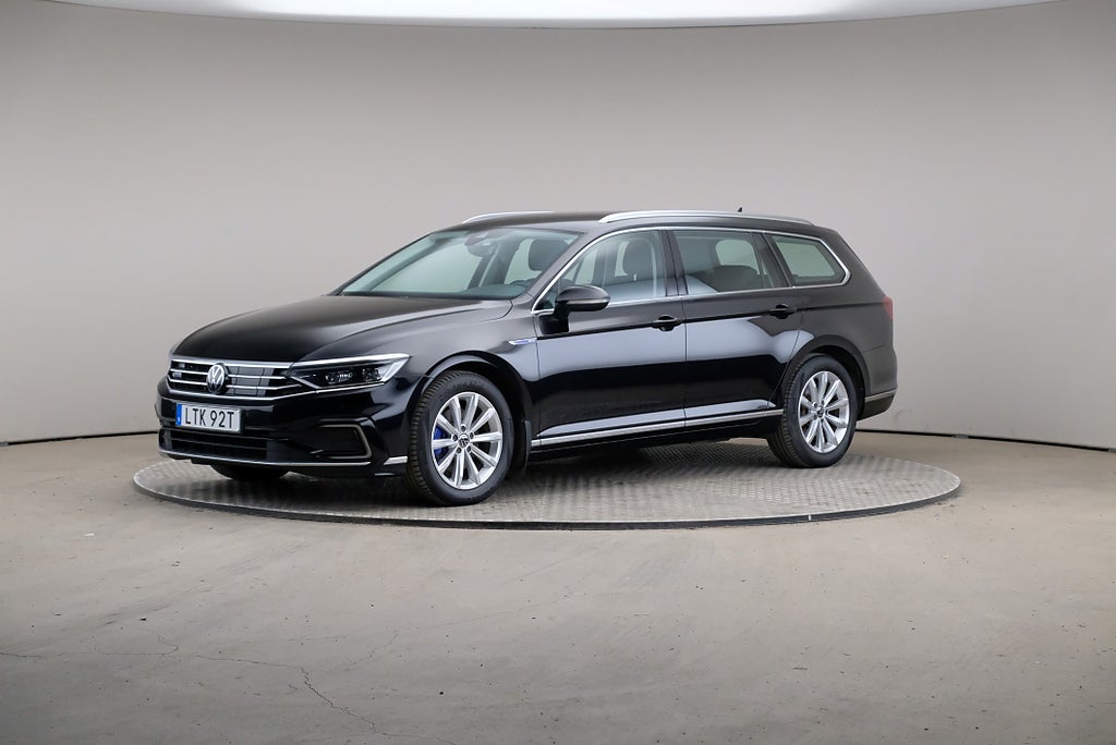 Volkswagen Passat GTE 218hk Executive Business Drag Läder