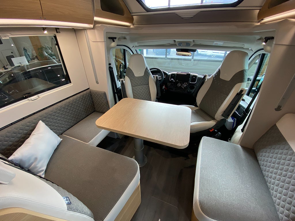 Adria Matrix 670 SL 60 Y / Vårmässa 20–22 mars – Påfyllt lager! - Adria