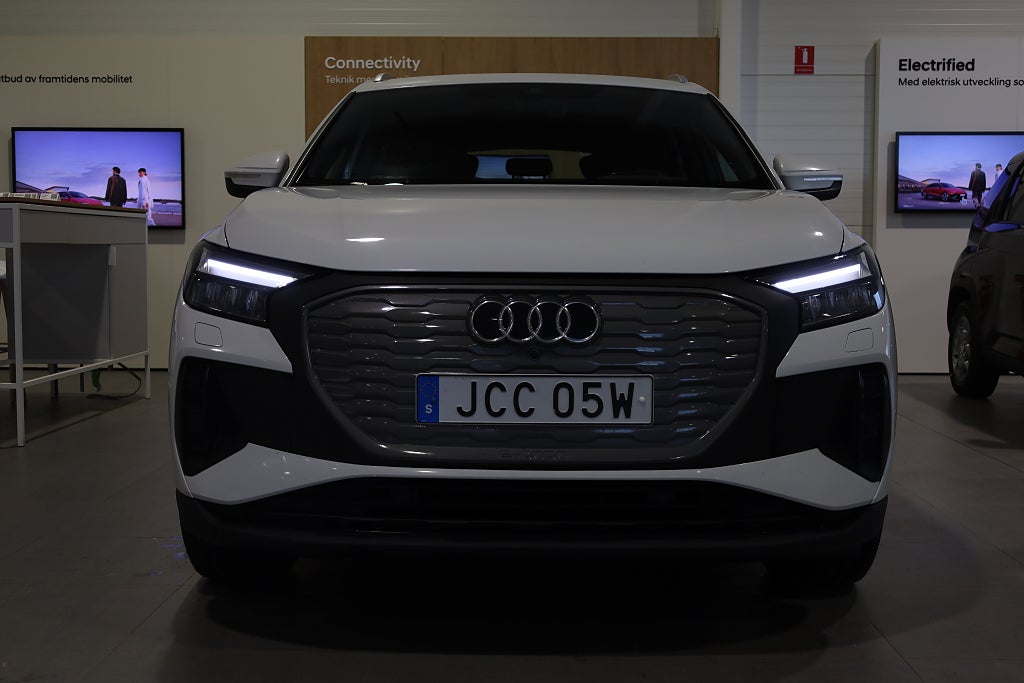 Audi Q4 E-Tron e-tron Proline CarPlay Värmare PDC Leasbar 2023