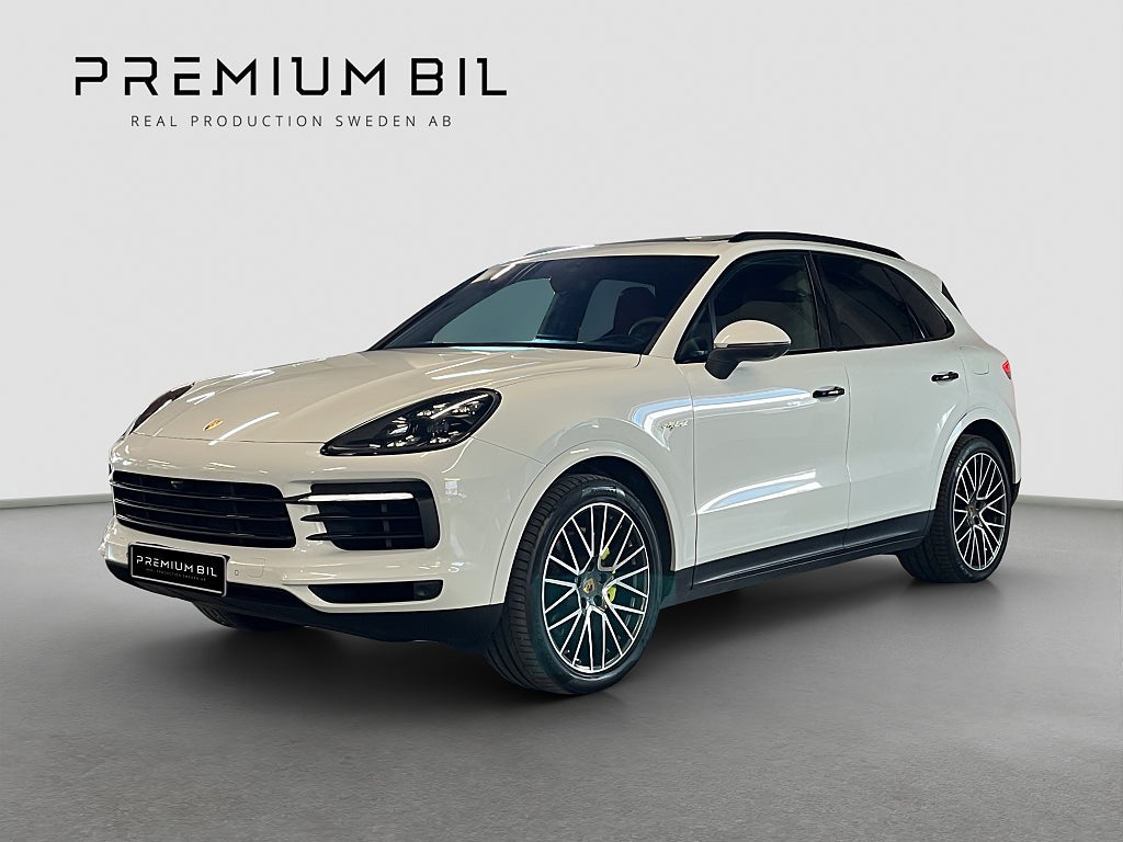Porsche Cayenne E-Hybrid / EXCLUSIVE / 21 TUM / PANORAMA / SE SPEC