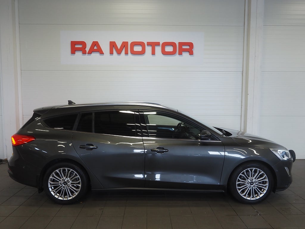 Ford Focus Kombi 1.5 SelectShift Aut Titanium 150hk Kamera 2019