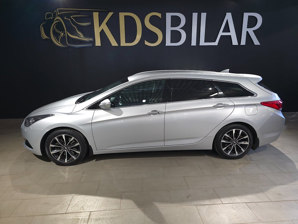 Hyundai i40 CW 1.7 CRDi ComfortPlus 141hk |Backkamera| Nybes