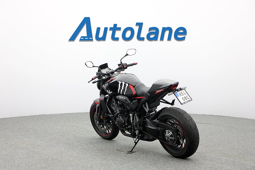 Honda CB1000R *Black Edition Leovince 472 mil!