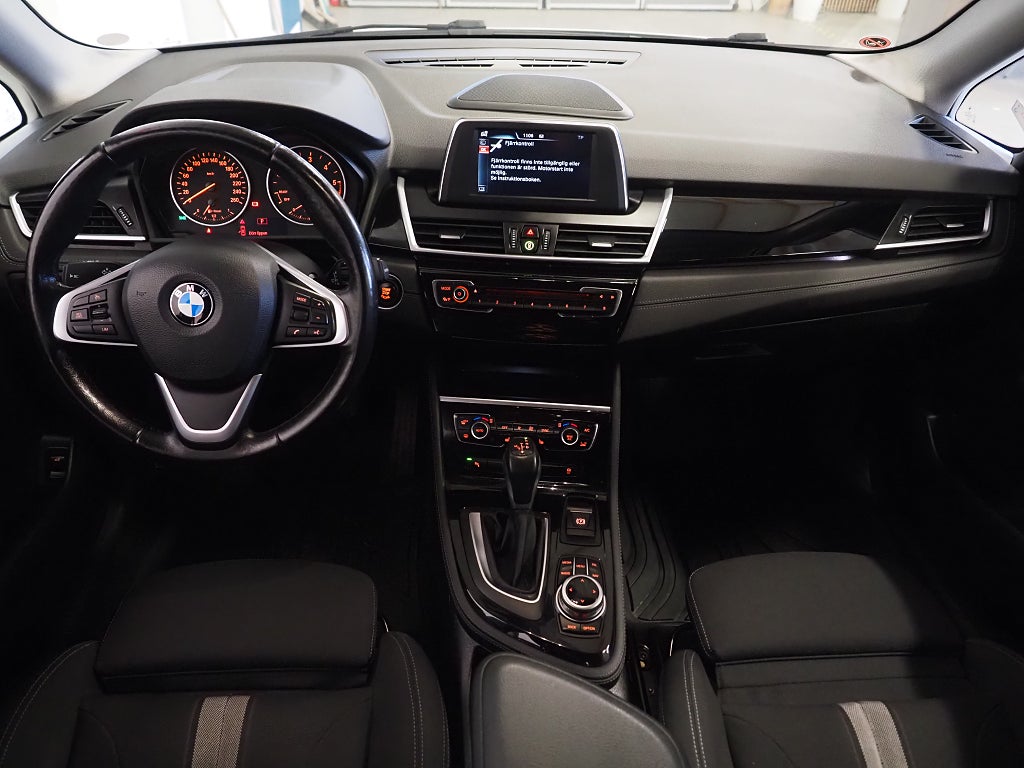 BMW 218 d 150hk Active Tourer  Sport line | Backkamera | Navi | 2017