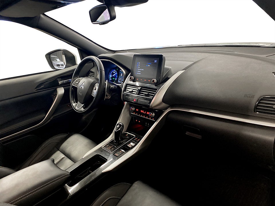 Bild på Mitsubishi Eclipse Cross PHEV 2.4 188hk Aut AWD B-KAMERA PANO HUD