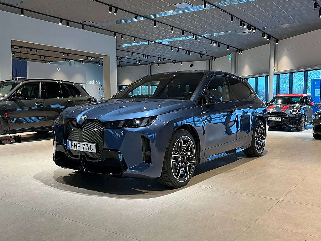 BMW iX xDrive60 Charged M Sport Pro H/K Drag