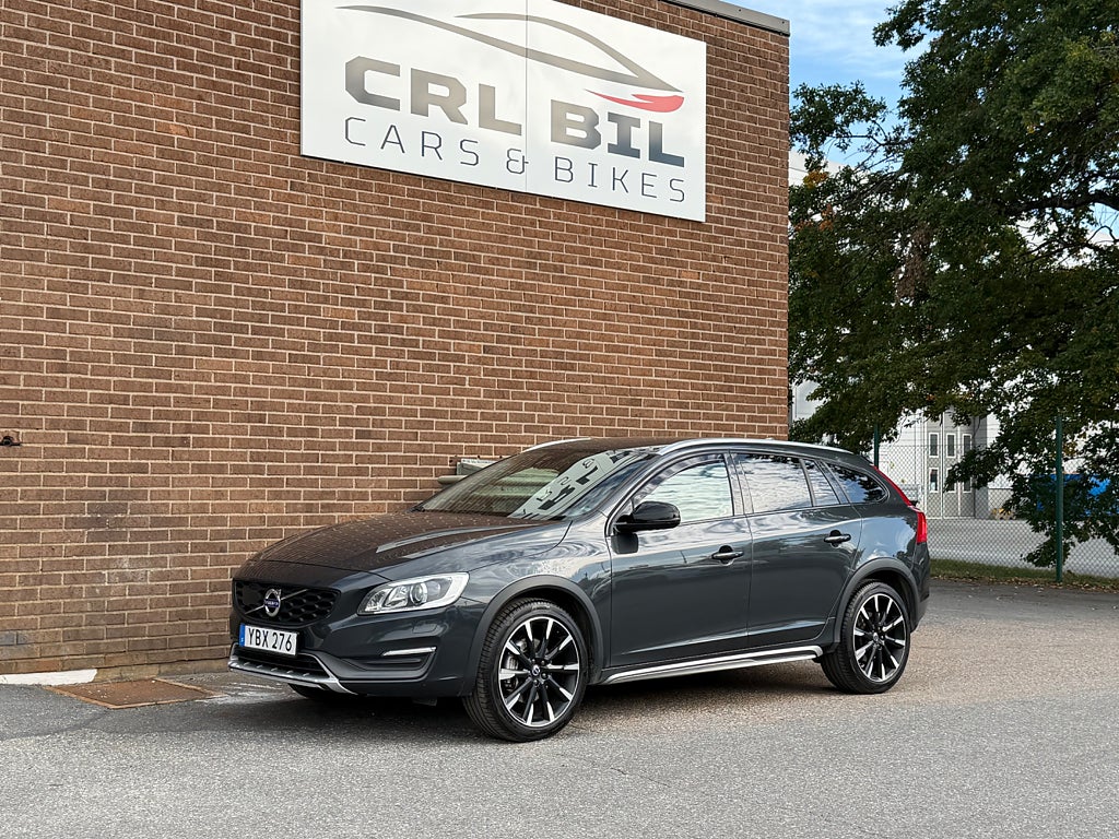 Volvo V60 Cross Country D4 AWD Geartronic Summum Business VOC 19 TUM