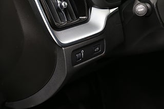 SUV Volvo XC60 14 av 28