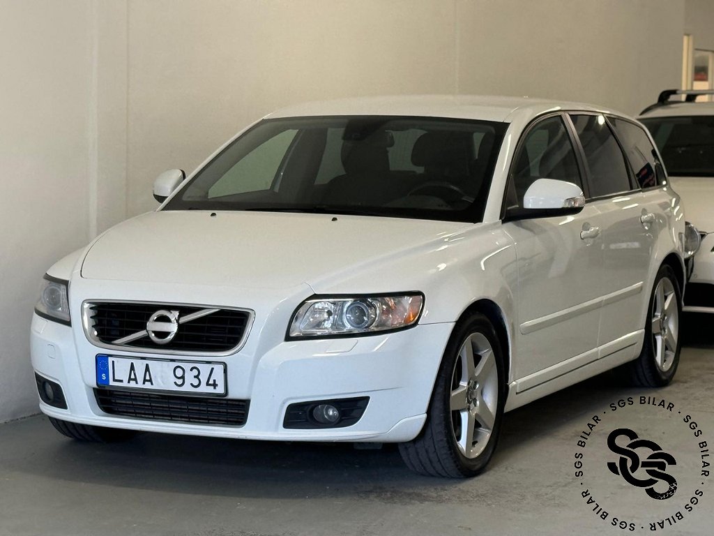 Volvo V50 D4 Momentum|Dragkork Euro 5 Bra Skick