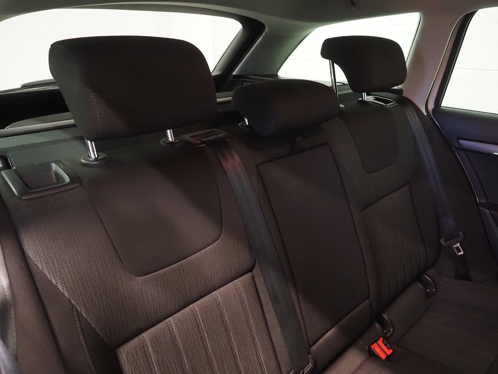 Skoda Octavia Kombi 1.0 115hk DSG Style | Drag | Värmare | 2019