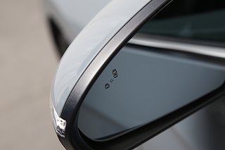 Halvkombi Hyundai IONIQ 16 av 18