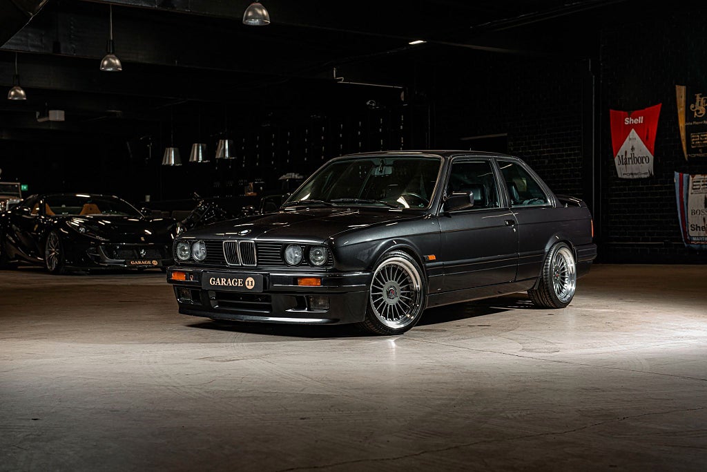 BMW 325 is Coupe / E36 M3 S50B32 3,2L / M Technic II