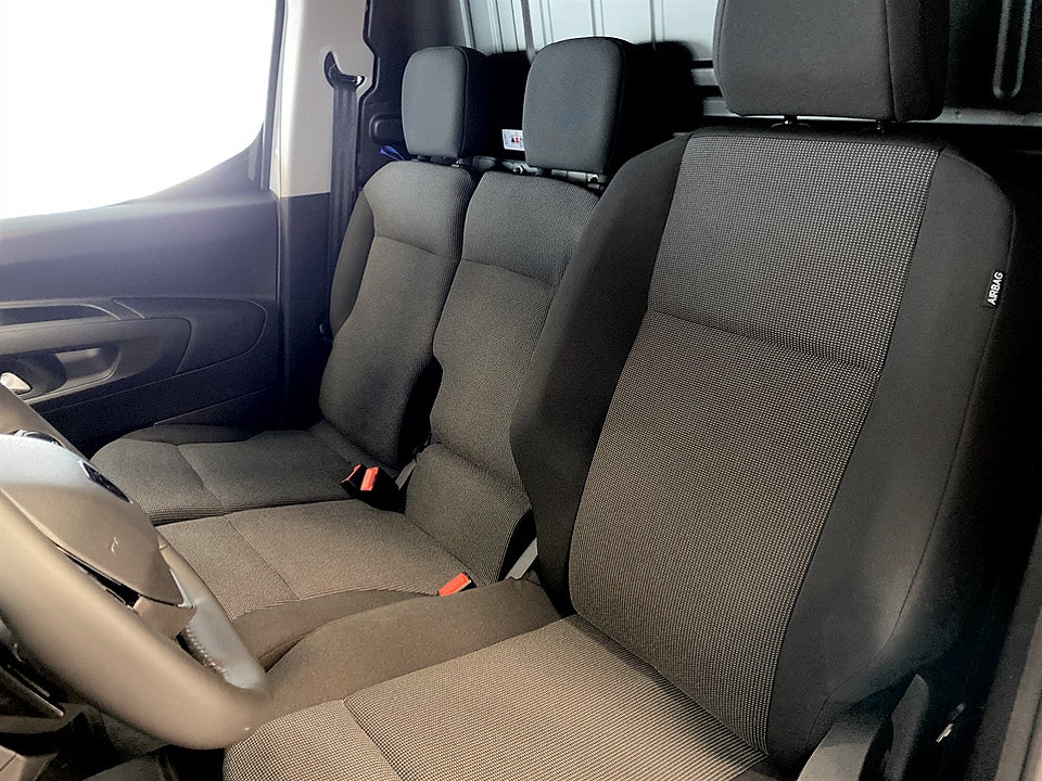 Bild på Peugeot Partner Plus+ 130hk Aut L2 4x4 - OMGÅENDE LEVERANS!
