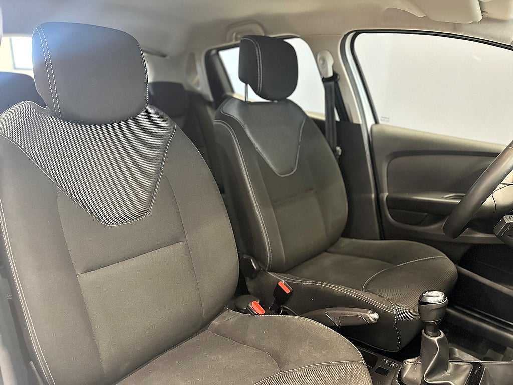 Renault Clio 0.9 TCe Manuell ZEN 90HK/NAV/Farthållare 4.99%