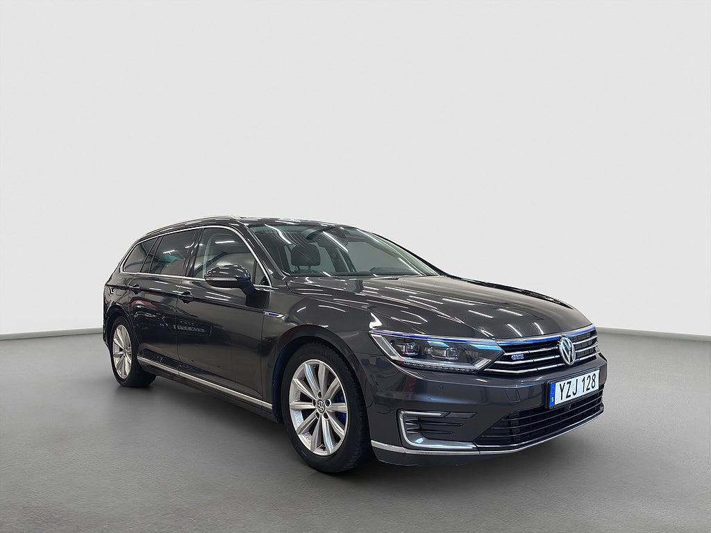 Volkswagen Passat GTE 1.4 TSI 218hk Cockpit Panorama Keyless 360 kamera