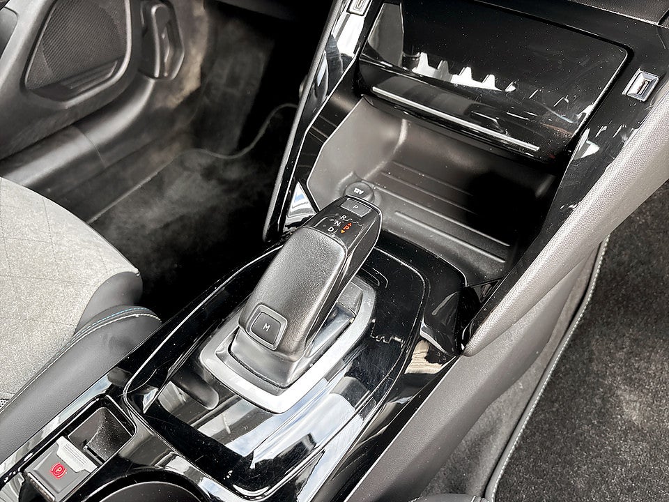 Bild på Peugeot 208 GT Pack 1.2 PT 131hk Aut CARPLAY FARTHÅLLARE