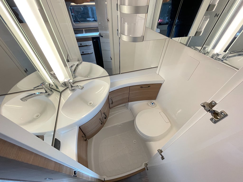 Hobby 460 LU De Luxe / Köp nu – hämta till våren! - Hobby