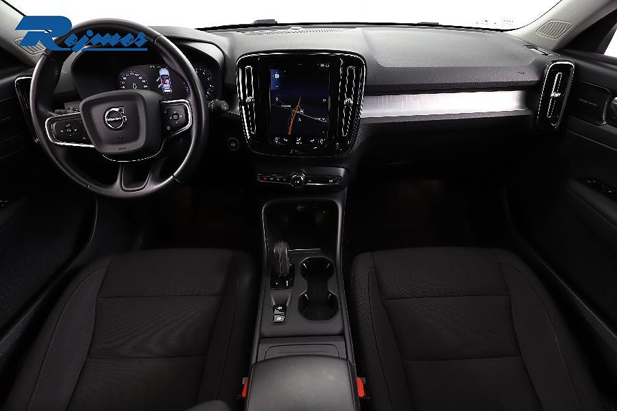 Volvo XC40 B4 AWD Bensin Momentum Advanced SE