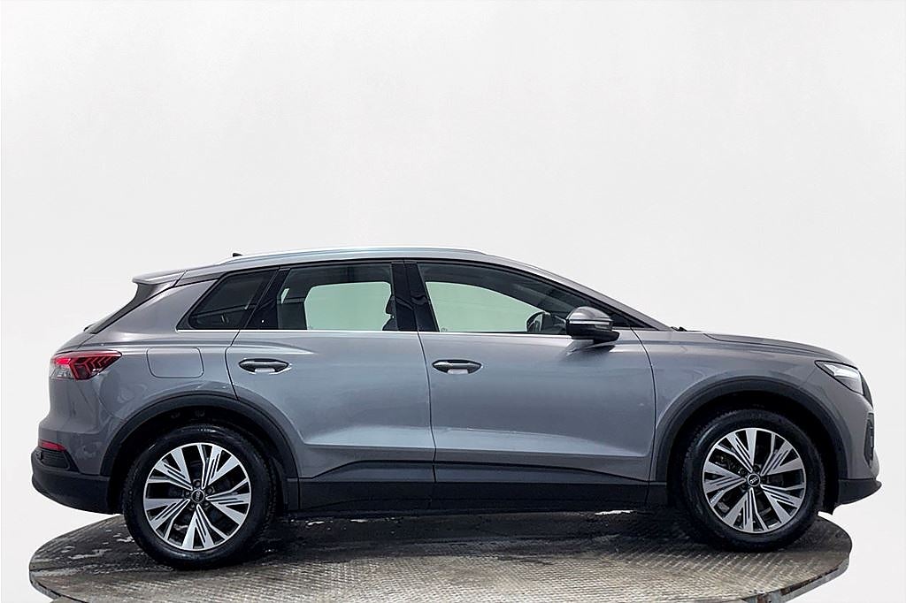 Audi Q4 E-tron 40 Proline Business Sport Edition Drag Kamera 204hk