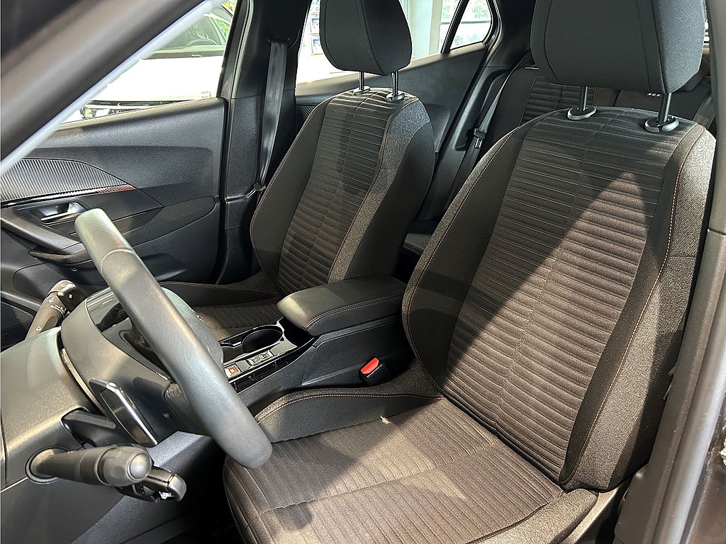 Bild på Peugeot 2008 Active Pack 1.2 PT 130hk Aut - CARPLAY, FARTÅLLARE