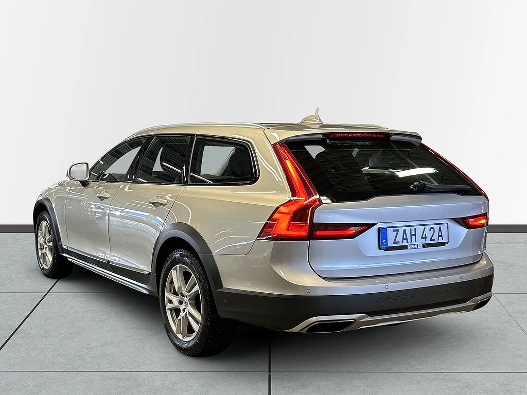 Volvo V90 Cross Country D4 AWD Automat Momentum Kiruna-körd/D&M-Värm/S&V-däck