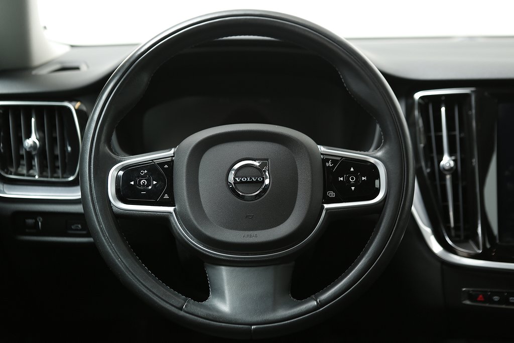 Volvo V60 D3 150hk Momentum Se II Kamera VOC Drag Leasbar 2020