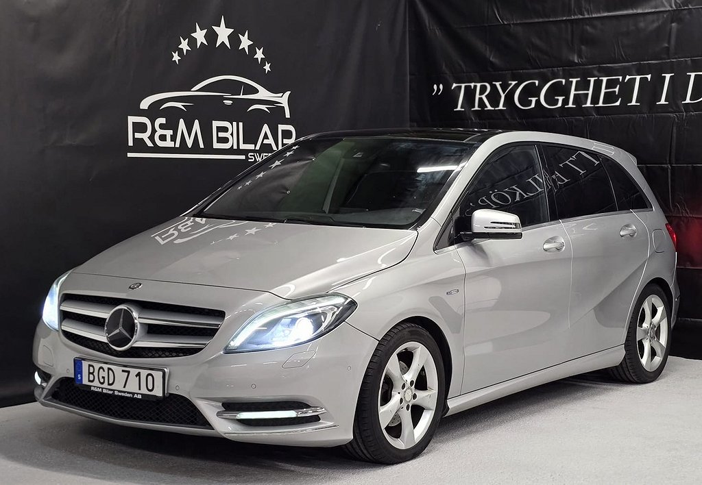 Mercedes-Benz B 136HK, Panorama, Drag, Navi, Ny Serv, Snål!!